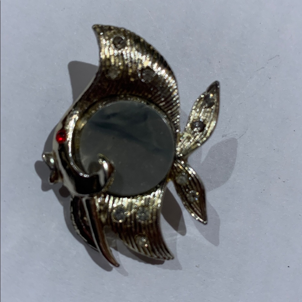 Vintage crystal bling angelfish silver tone metal pin 1.5” long